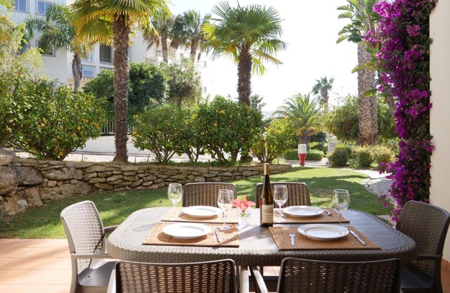 Spacious Apartment near Porto de Mos Beach, Lagos.
