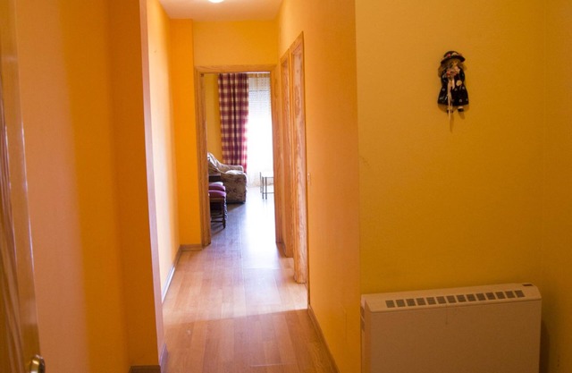 Geräumige Wohnung von 120 Mtrs, mit 3 Schlafzimmern, 2 Badezimmern, Garage, sehr zentral