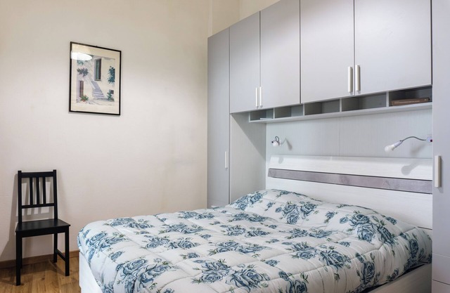 Spacious apartment within walking distance of the historic center and shopping streets