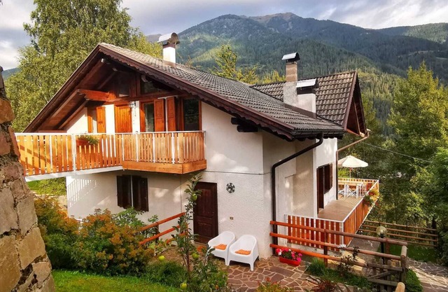 Wunderschöne Wohnung mit Balkon und Terrasse. Ländliche Lage mit toller Aussicht