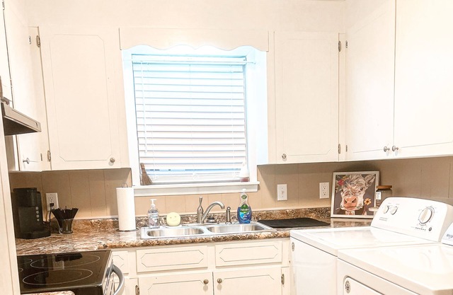Spacious Apartment with Private Entrance and Covered Parking