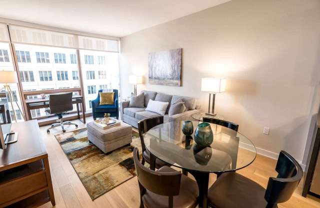 Spacious Apt Downtown