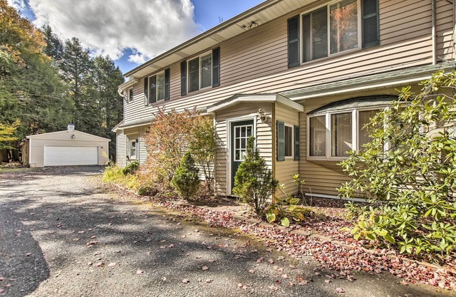 Spacious Apt w/ Yard: 3 Mi to Windham Mountain