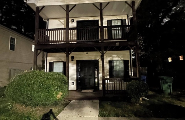 Spacious Atlanta Duplex 3 BRs