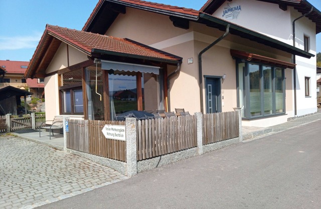 Großzügige Wohnung Bachblick