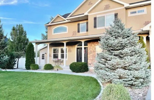 Spacious Basement Apartment w/ Private Entrance