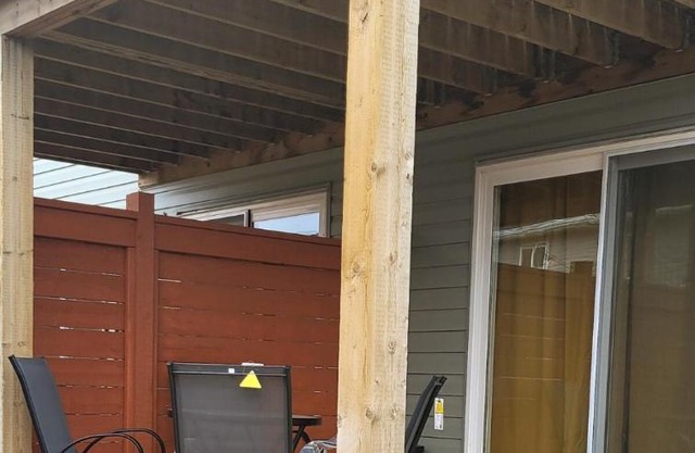 Spacious Basement Suite NW Calgary- 1bedroom 2 guest maximum