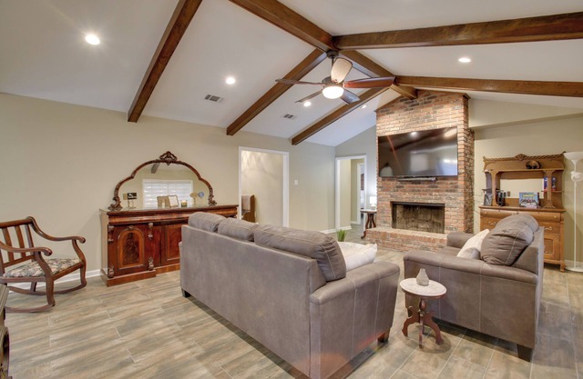 Spacious Baton Rouge Home Rental: 12 Mi to LSU!