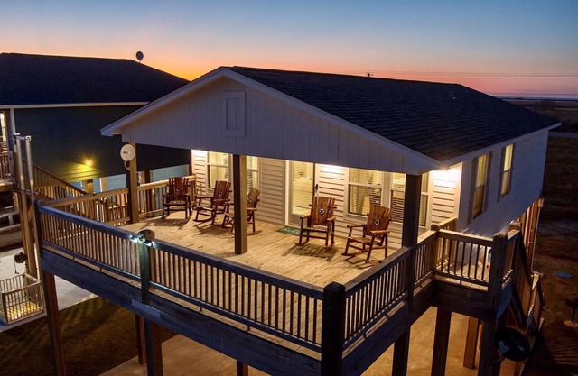 Spacious beach house with deck, full kitchen, near the water and private hot tub