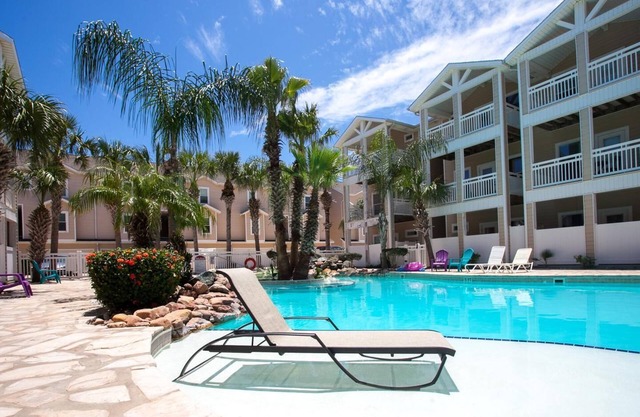 Spacious Beach Townhome-Endless Gulf Views