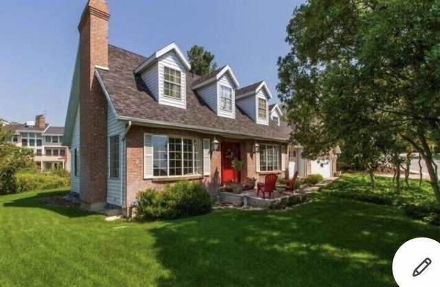 Spacious, Beautiful 7 bedroom Home on the Mountain w Hot Tub (weeklydiscount!)