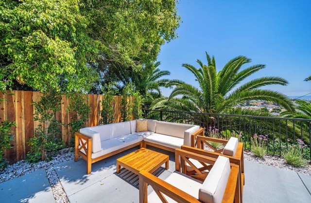 Spacious & Beautiful 3-bedroom 3 1/2 bath ocean-dreamscape