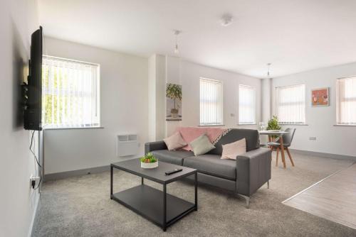 Spacious & Bright 1 Bed Flat in Central Doncaster