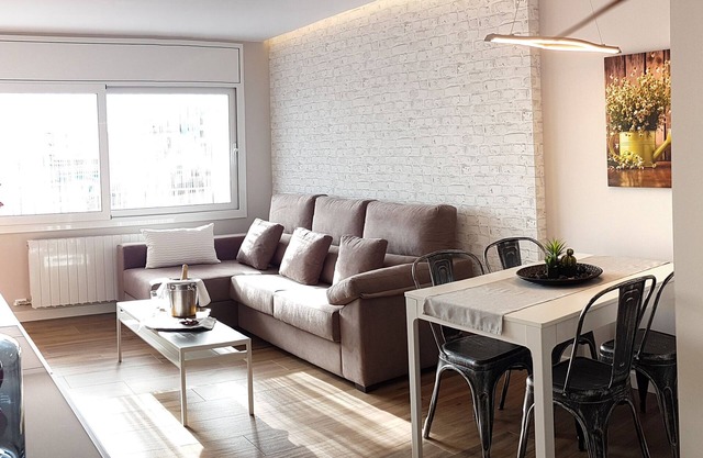 Geräumige, helle und gemütliche Wohnung / Dachboden 150 m vom Meer entfernt