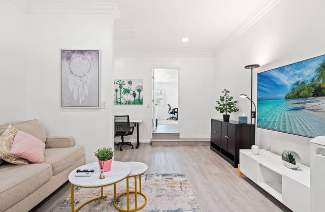 Spacious Bright Home Fully Equipped