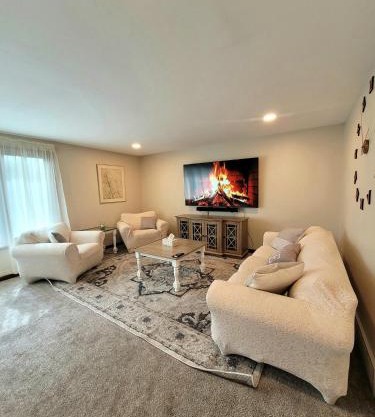 Spacious Buffalo Home Near Niagara Fall, Bills Stadium, Buffalo Airport