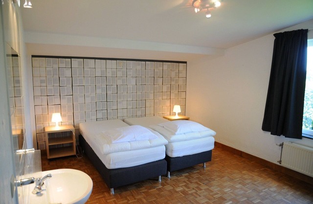 Spacious bungalow with large garden
