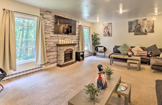NEW! Spacious Cresco Cabin w/ Fire Pit + Game Room