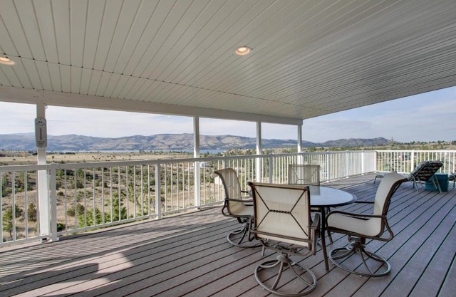 Spacious Canyon Ferry Lake House with Bar and Views!