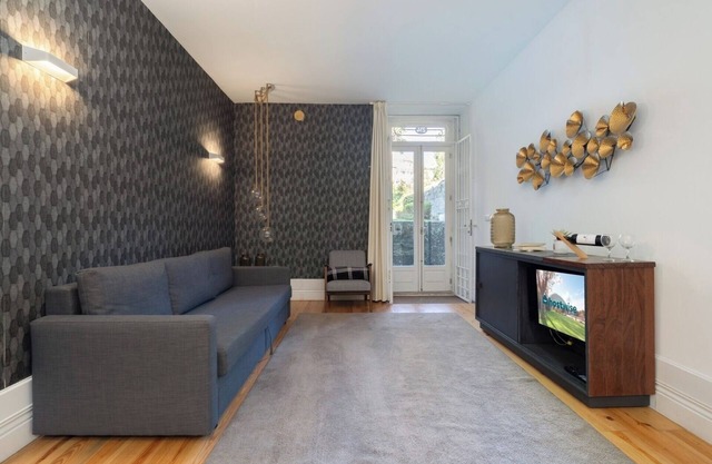 Spacious Captivating Flat | Terrace