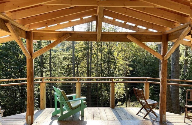 Spacious Cedar Cottage on Tranquil Retreat Centre. 38-Acres of Lush Rainforest