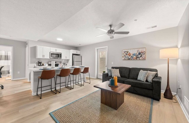 Spacious & Central | 2 Bedroom | CLE Clinic