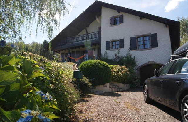 Geräumiges Haus im Chalet-Stil, voller Komfort, WIFI, Grill, großer Garten, bis zu 11 Prs