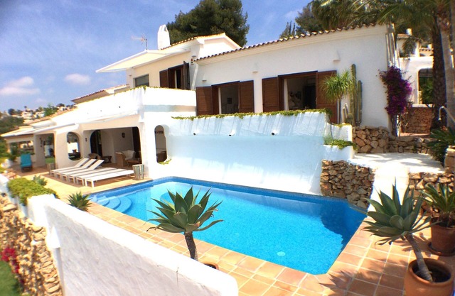Geräumige Villa mit Charme, Meerblick, 500 m vom Strand El Portet entfernt