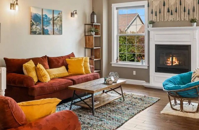 Spacious & Chic - Close to Downtown Hot springs Big Sky Nature