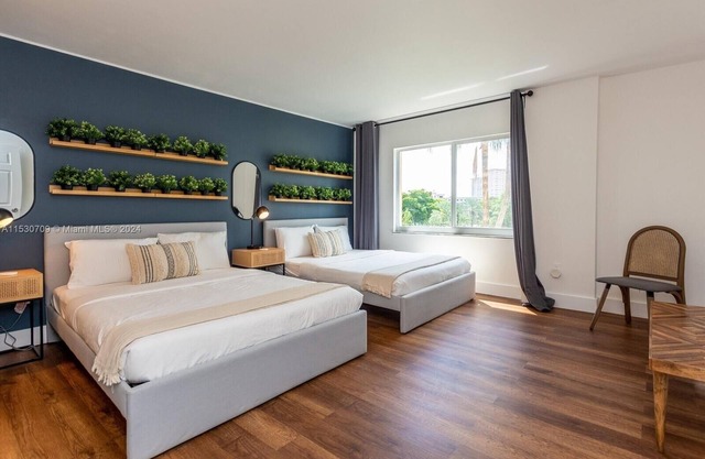 Spacious Chic Sunny Isles Retreat – Walk to Beach, Shops & Dining No Hidden Fees