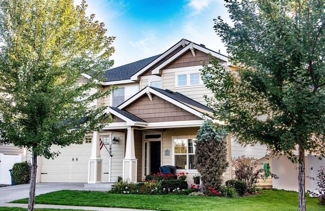 Spacious Clean Open Beautiful Executive Home w/ Tesla Charger