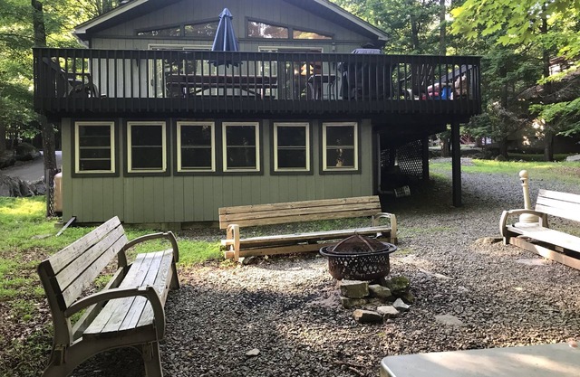 Spaß im Versteck in der Nähe der Main Lodge