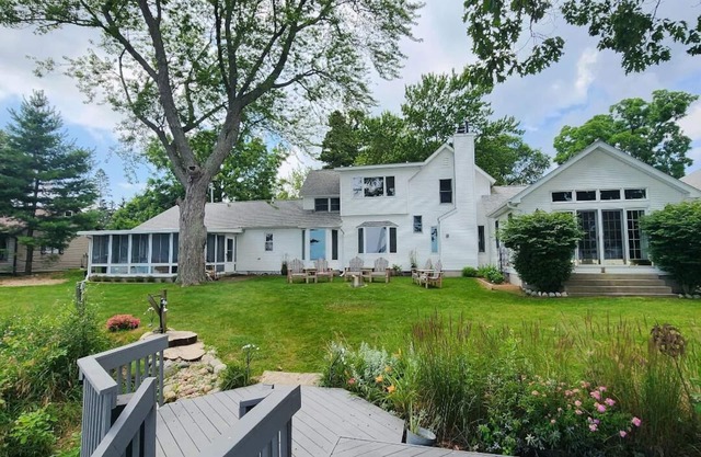 Spacious coastal farmhouse with modern ammenities on beautiful Lake Huron!