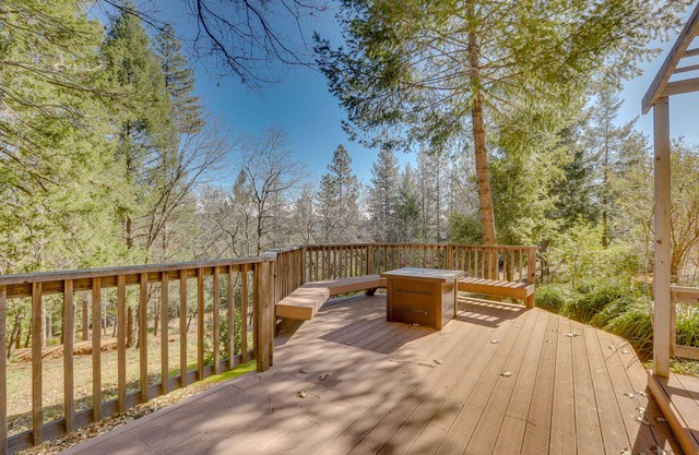 Spacious Colfax Cabin Near Rollins Lake