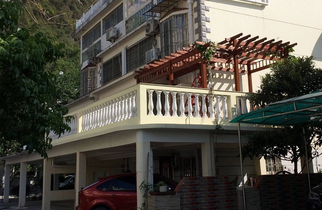 Geräumiges, komfortables Haus mit 5 Schlafzimmern im schönen Guilin, China