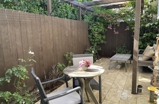 Spacious, comfy one bedroom guest house