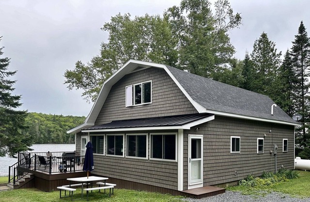 Spacious Cottage at Madawaska Lake