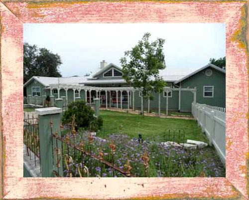 Spacious Cottage with Exquisite Pond and Hill Country Views near Fredericksburg and Kerrville, Texas