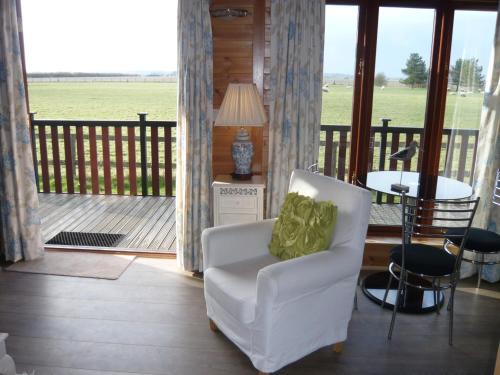 Spacious cottage with sauna looking out on astonishing grasslands