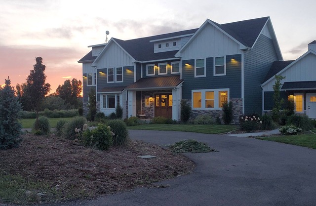 Spacious Country Manor