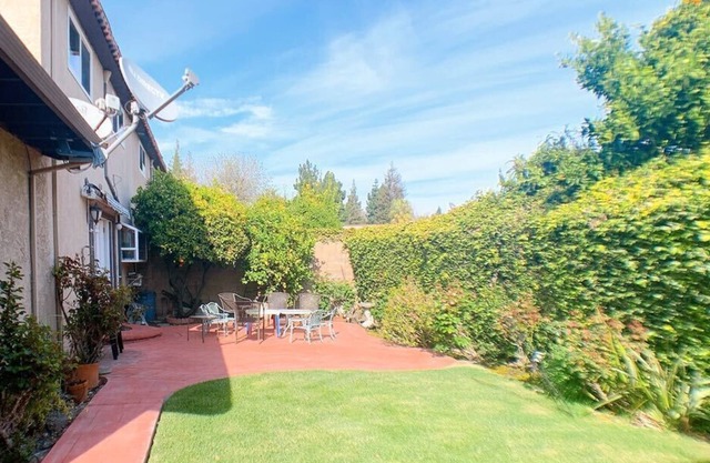 Spacious & Cozy 2Br/2.5 Bth House in Fremont