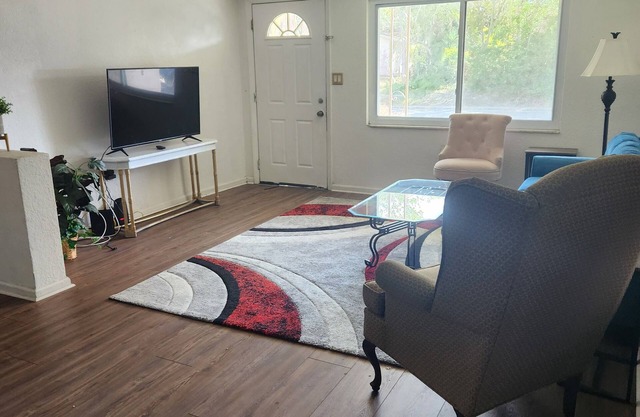 Spacious cozy 3-bedroom entire house with waterview in Port Richey