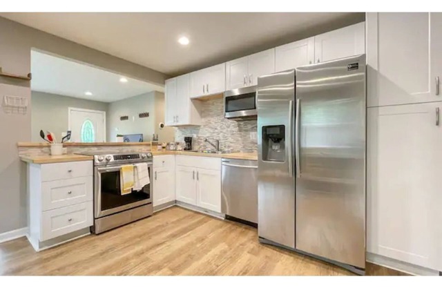 Spacious, cozy 3BR home 3.1 miles to Paul Brown