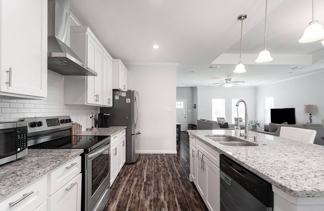 Spacious&Cozy! 4BR/5bed/2.5BA Lackland, Missions, Downtown