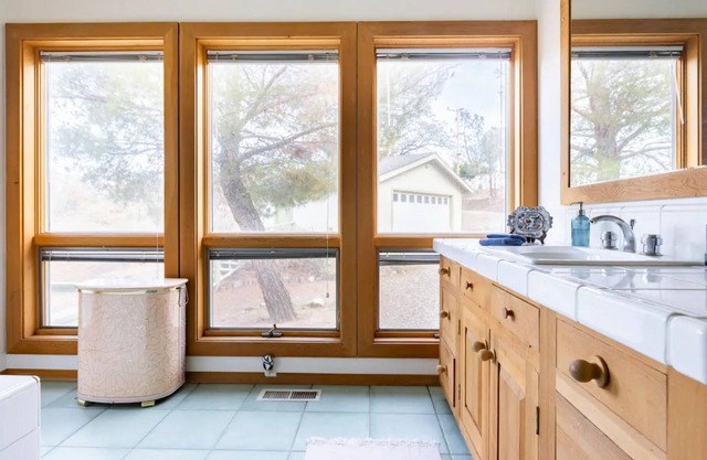 Newly Furnished! Spacious, Cozy Getaway with Breathtaking Mountain Views