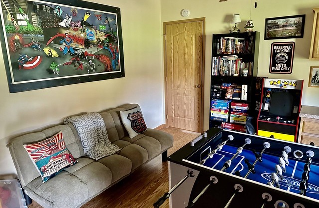Spacious Cozy Getaway in the Catskills: King bed/ Game Room