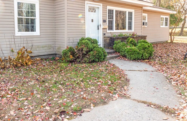 Spacious & Cozy Ranch style home -- 6 min from Albany Airport!