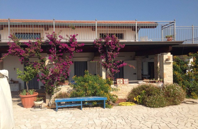geräumige Villa mit privatem Zugang zum Meer