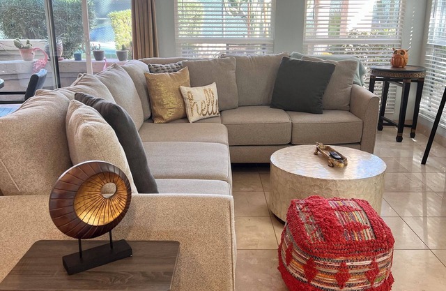 Spacious desert retreat Luxurious Raquet Club Gated Community- Tennis,pools&more