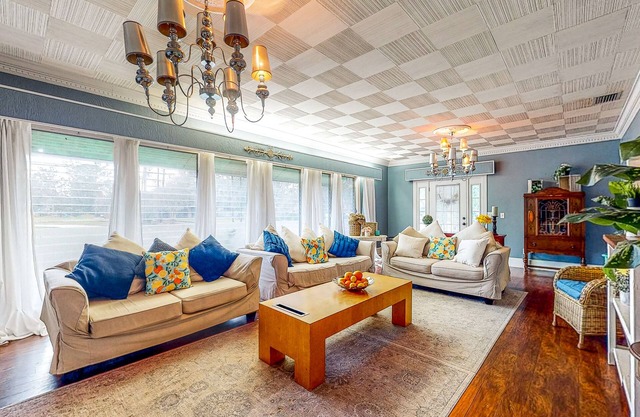 Spacious Designer Home with Private Solar-Heated Pool, Treehouse & Sunroom